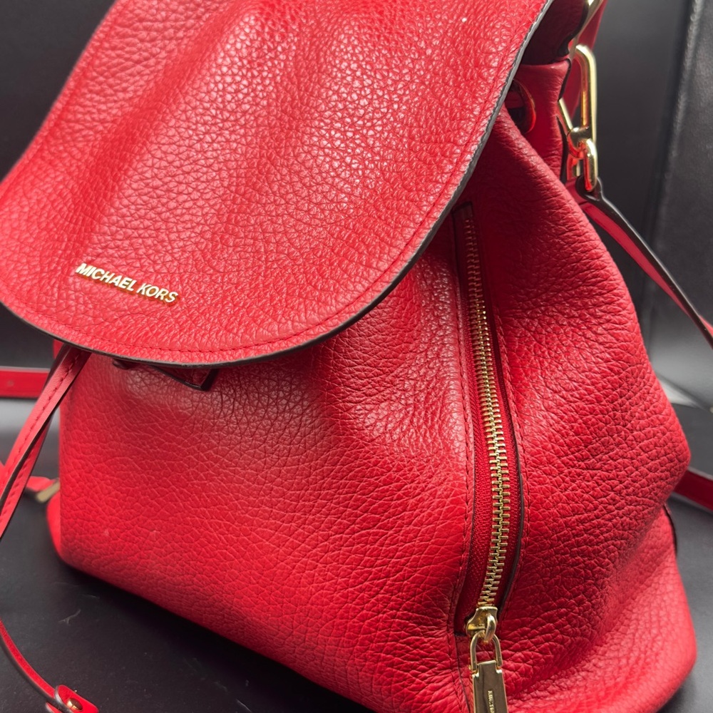 Michael Kors Viv convertible backpack - Picture 3 of 11